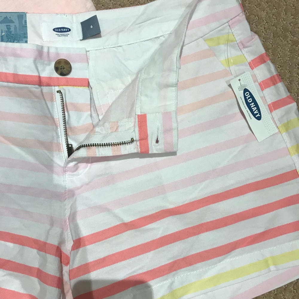 NWT! Adorable Old Navy Striped Shorts - Picture 4 of 5